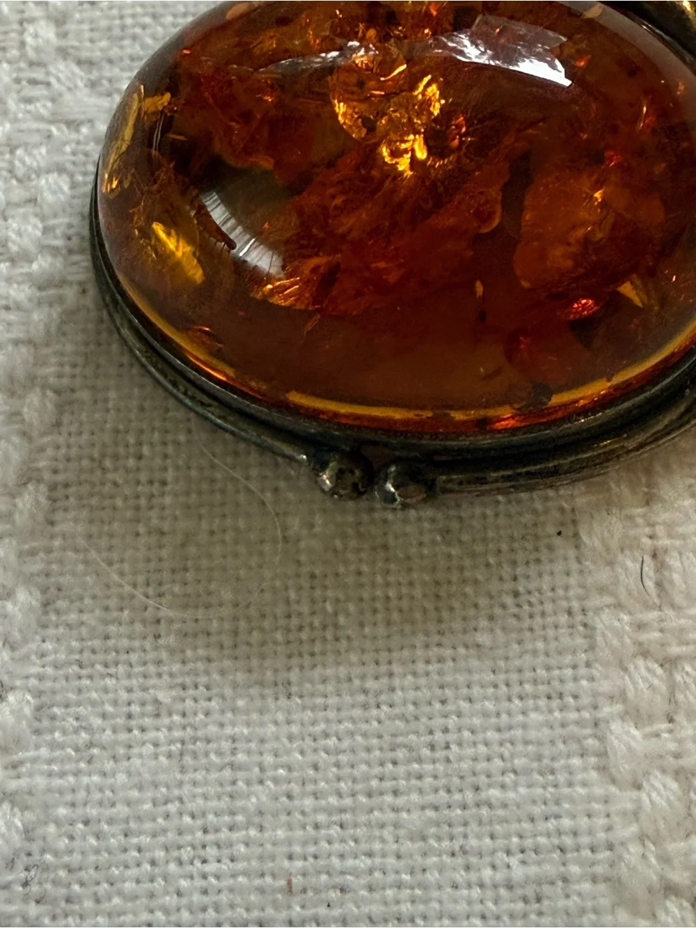 Vintage Amber Oval Brooch in Deep Cognac - Unbranded